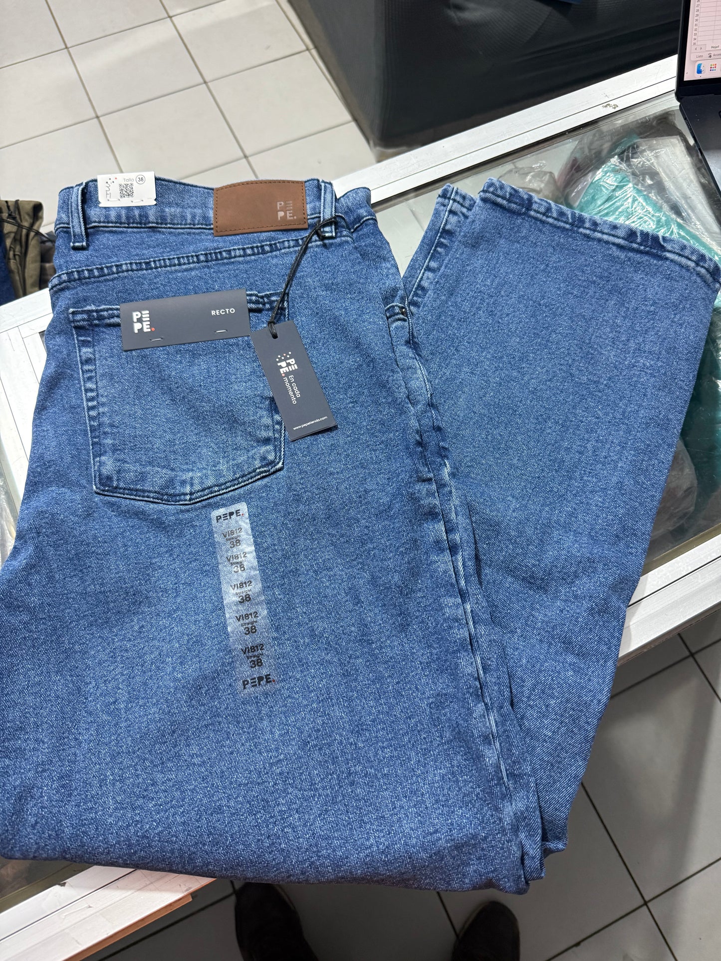 812-0633| Pepe 812 Recto