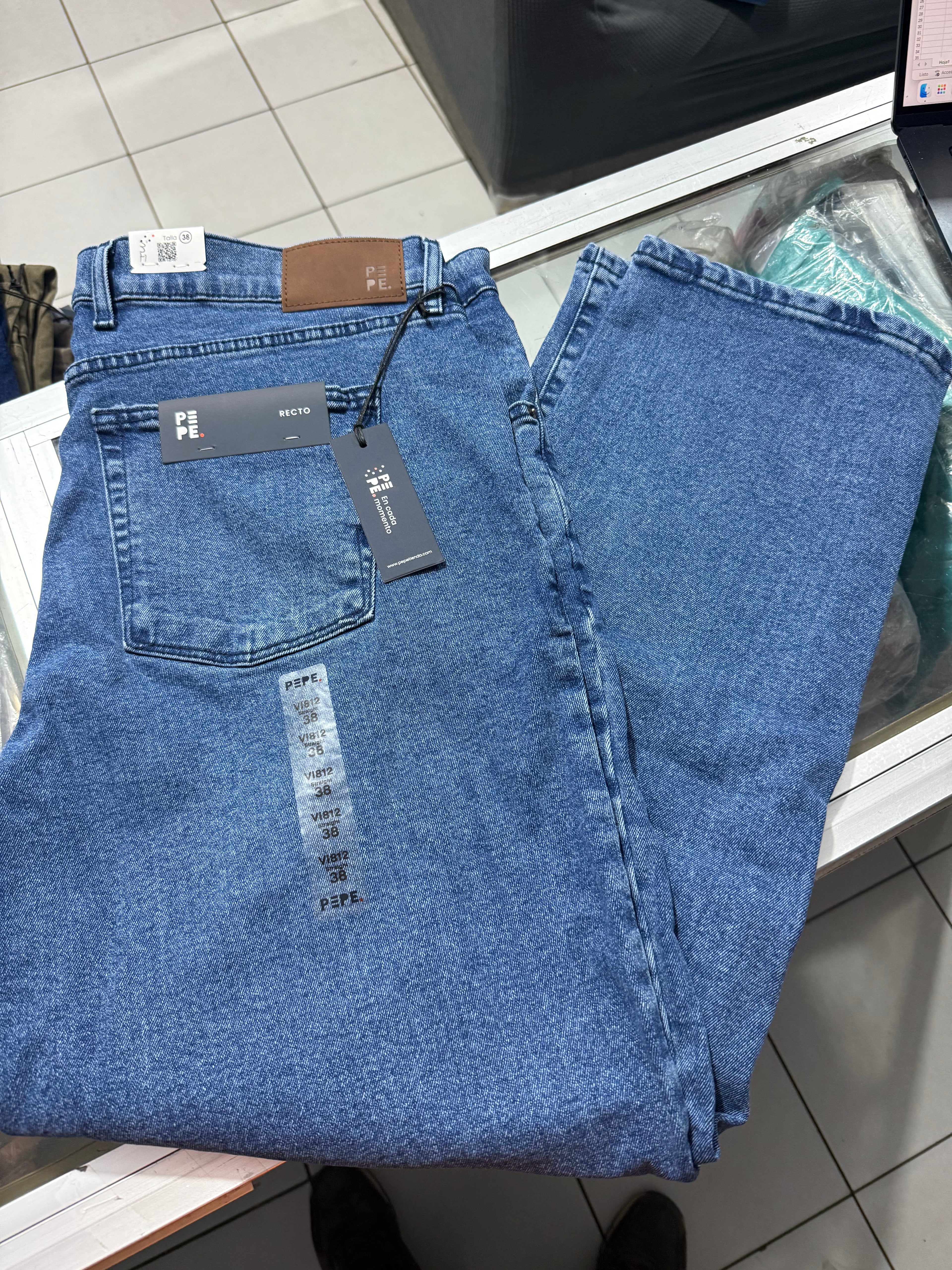 812-0633| Pepe 812 Recto