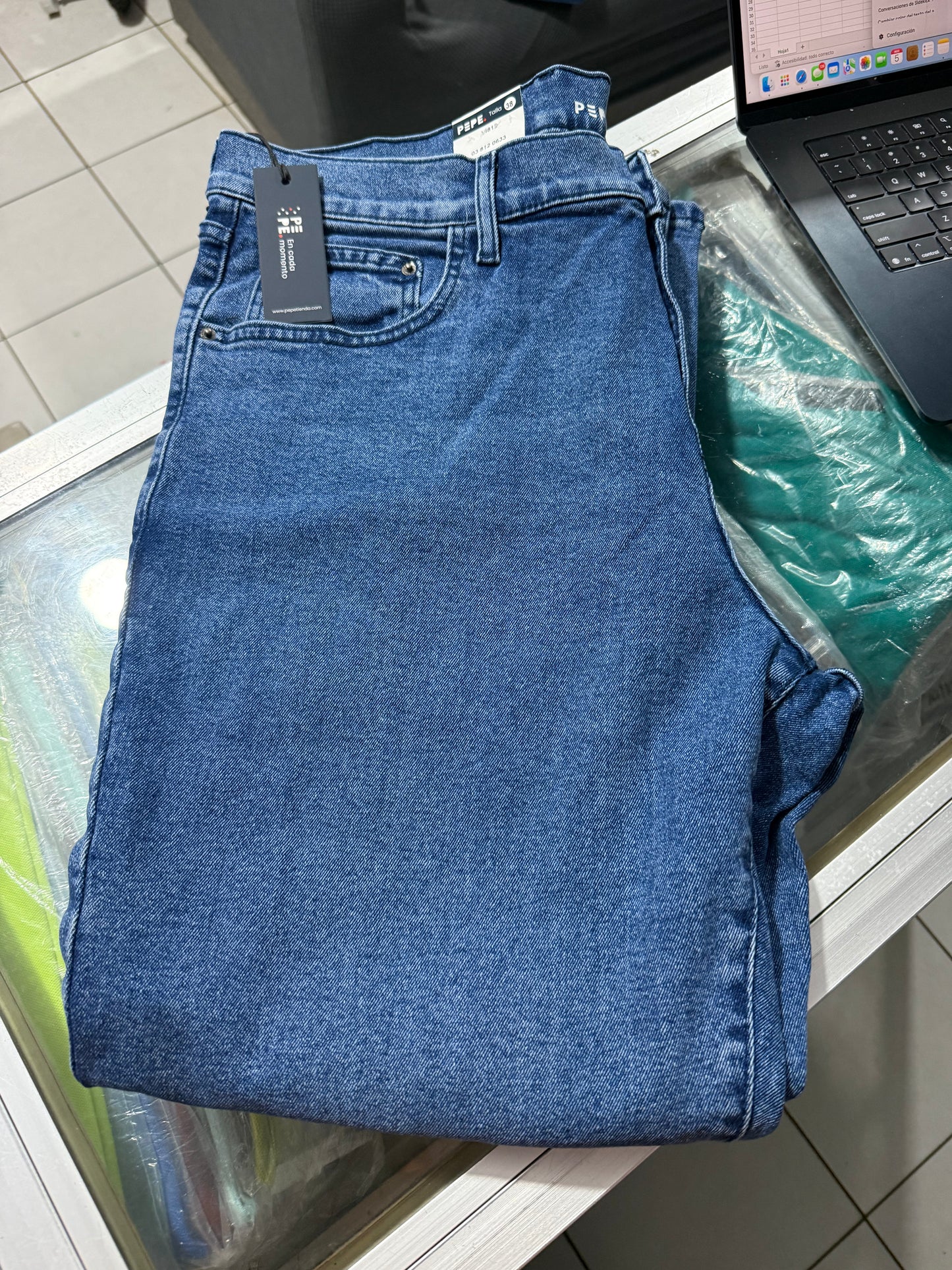 812-0633| Pepe 812 Recto