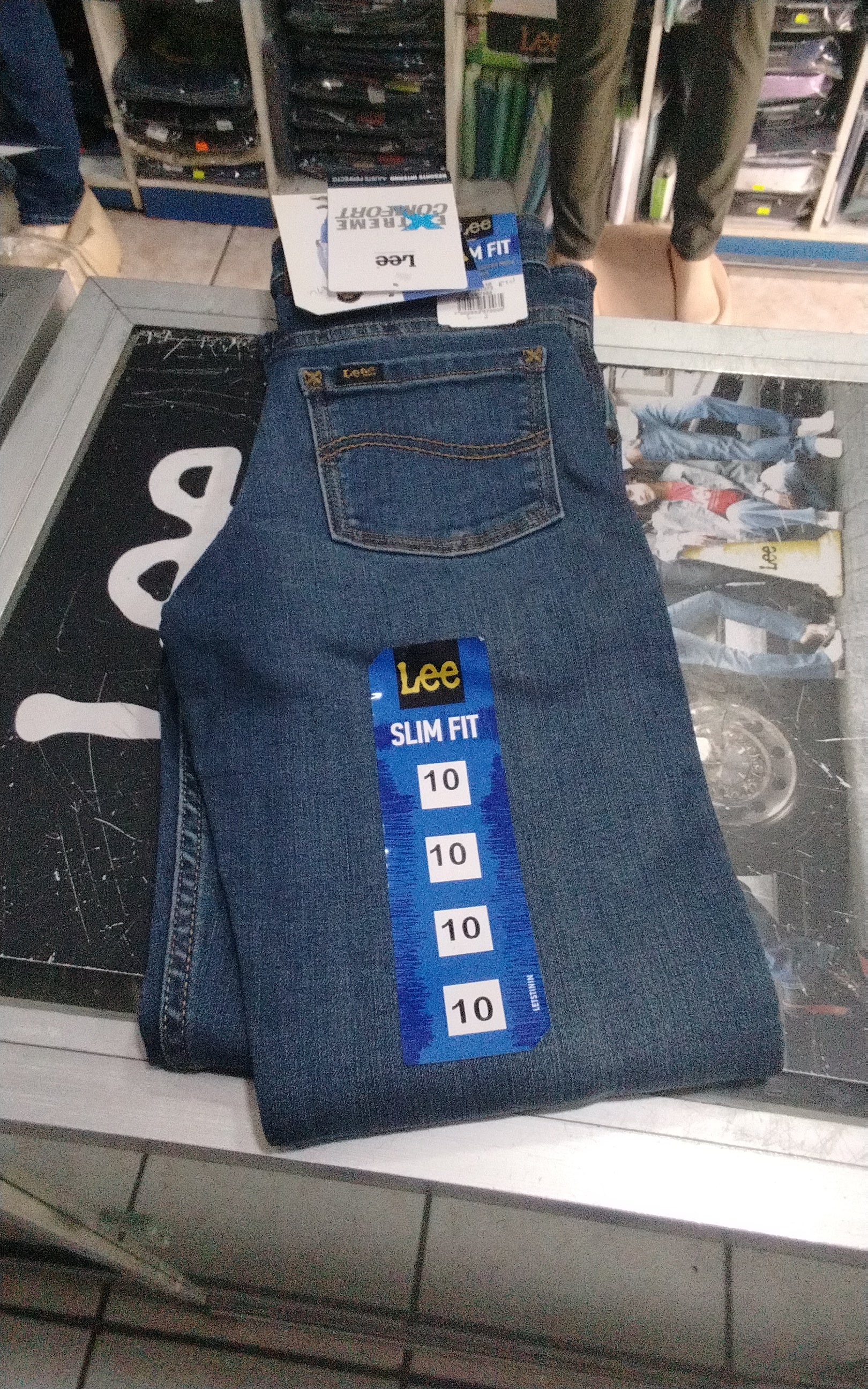 112387682| Pantalon niño Lee Slim Fit (copia)